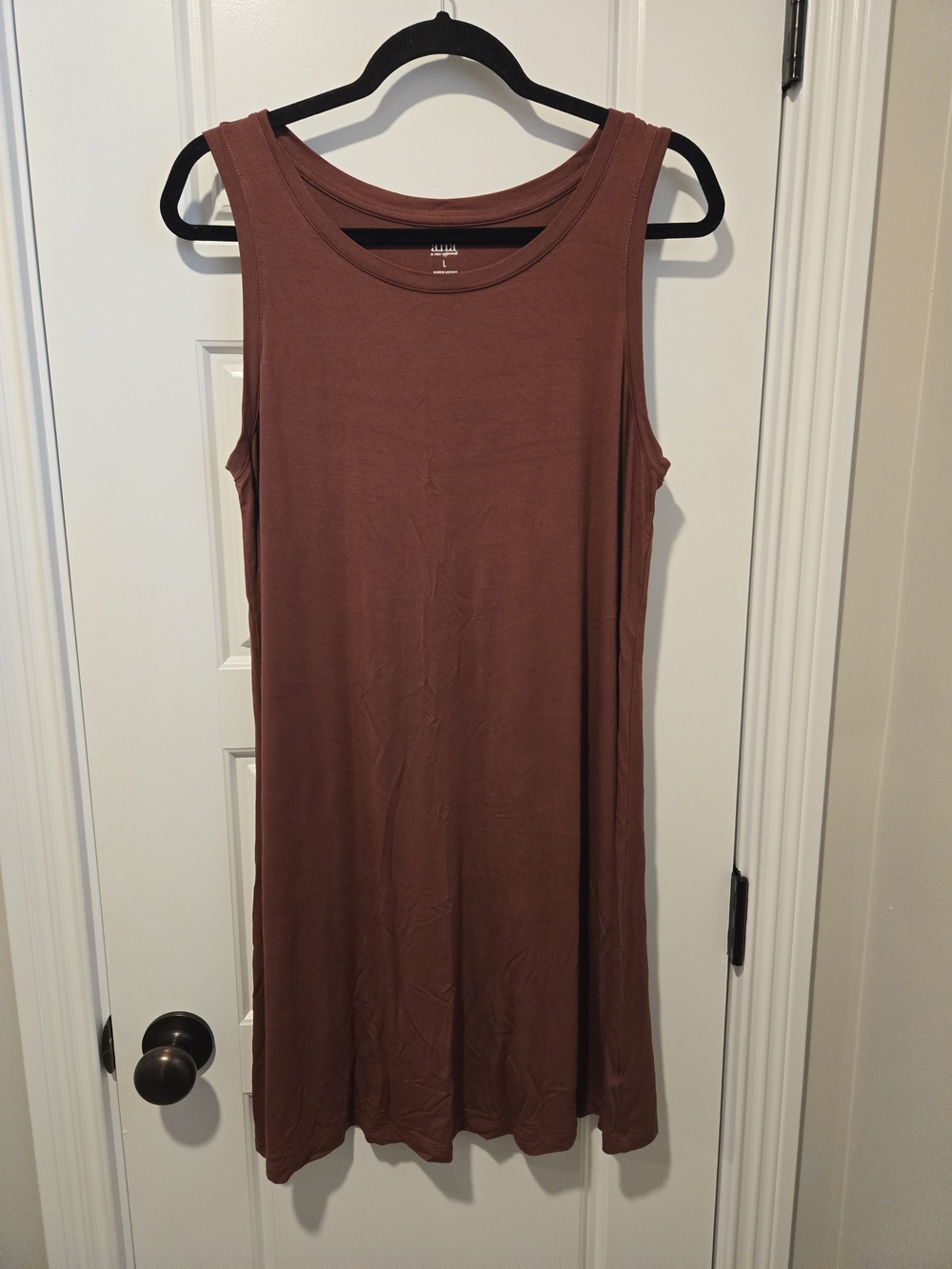 a.n.a Sleeveless Midi Dress in Rust